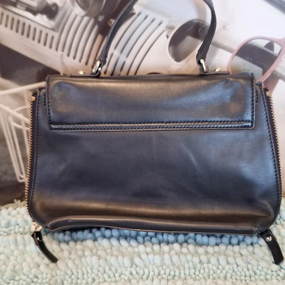 Kate Spade Varick Street Abbie Satchel   WKRU2097, Pre owned.